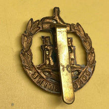 Load image into Gallery viewer, Original WW2 British Army Dorsetshire Regiment Cap Badge - The Militaria Shop