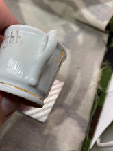 Charger l'image dans la galerie, Original Vintage Crested China Ware Cup - Isle of Wight - The Militaria Shop