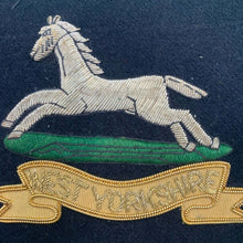 Lade das Bild in den Galerie-Viewer, British Army Bullion Embroidered Blazer Badge - West Yorkshire - The Militaria Shop