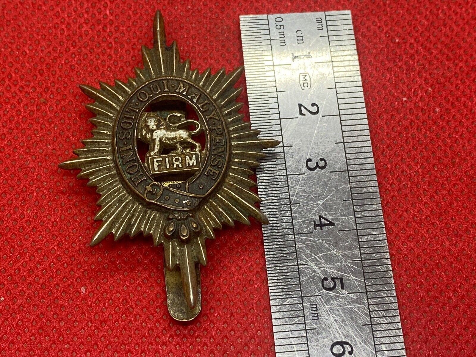 Original British Army WORCESTERSHIRE REGIMENT Cap Badge - The Militaria Shop
