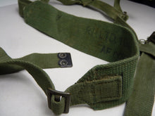 Lade das Bild in den Galerie-Viewer, Original WW2 British Army 44 Pattern Shoulder Cross Straps Set - 1945 Dated - The Militaria Shop