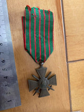 Charger l'image dans la galerie, Original WW1 French Croix de Guerre - 1914-18 Dated - The Militaria Shop