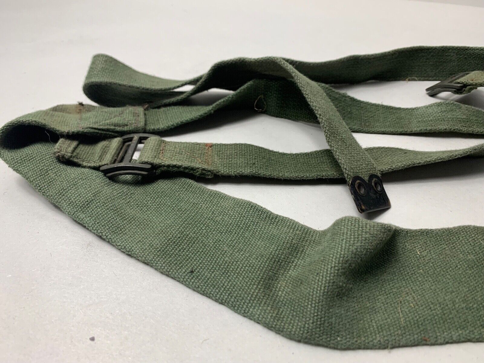 Original WW2 British Army 44 Pattern Shoulder / Equipment Strap - 1945 Dated - The Militaria Shop