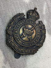 Load image into Gallery viewer, Original WW1 British Army 10th Btn City of London Paddington Rifles Cap Badge - The Militaria Shop