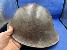 Charger l'image dans la galerie, WW2 British / Canadian Army Mk3 Combat Turtle Helmet - Good Original Helmet - The Militaria Shop