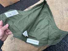 Charger l'image dans la galerie, Original US Army M-1951 Field Jacket Smock Hood - WW2 44 Pattern - New Old Stock - The Militaria Shop