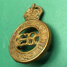 Load image into Gallery viewer, Original British Army Edward VIII The Life Guards Cap Badge - The Militaria Shop