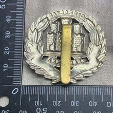 Load image into Gallery viewer, Original WW2 Northamptonshire Regiment British Army Cap Badge - The Militaria Shop