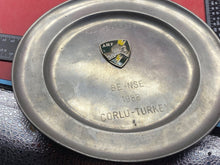 Charger l'image dans la galerie, Allied Mobile Force Commemorative Plate with Enamel Badge - ALLY EXPRESS Turkey - The Militaria Shop