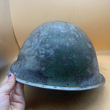 Load image into Gallery viewer, Original WW2 Onwards (1945-1952) British Army Mk4 Turtle Helmet - The Militaria Shop