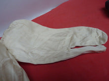 Load image into Gallery viewer, Original WW2 British Army Gunners Winter White Gloves - 1942 - The Militaria Shop