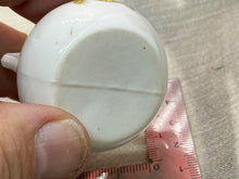 Lade das Bild in den Galerie-Viewer, Original Vintage Crested China Ware Jug - Isle of Wight - The Militaria Shop