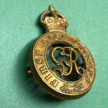 Load image into Gallery viewer, Original WW1 British Army Life Guards Cap Badge George V - The Militaria Shop