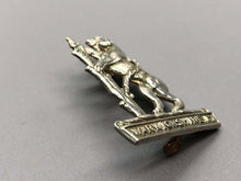 Load image into Gallery viewer, Original WW1 British Army Warwickshire Imperial Yeomanry Cap Badge - The Militaria Shop