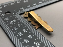 Charger l'image dans la galerie, Original WW2 British Army 13th/18th Royal Hussars Cap Badge - The Militaria Shop