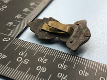 Load image into Gallery viewer, Original WW2 British Army Bakelite Economy Royal Artillery Cap Badge - The Militaria Shop