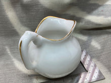 Charger l'image dans la galerie, Original Vintage Crested China Ware Jug - COWES - Isle of Wight - The Militaria Shop