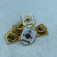 Charger l'image dans la galerie, Notts & Derby - NEW British Army Military Cap/Tie/Lapel Pin Badge #155 - The Militaria Shop