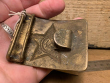 Charger l'image dans la galerie, Genuine WW2 USSR Russian Soldiers Army Brass Belt Buckle - 118 - The Militaria Shop