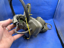 Charger l'image dans la galerie, Original British Army AFV / Air Crew Breifing Headset - FV2106853 - The Militaria Shop