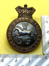 Charger l'image dans la galerie, Original British Army Victorian 5th Dragoon Guards Cap Badge - The Militaria Shop