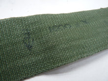 Lade das Bild in den Galerie-Viewer, Original WW2 British Army 44 Pattern Shoulder Cross Straps Set - 1945 Dated - The Militaria Shop