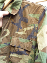 Charger l'image dans la galerie, Genuine US Army Camouflaged BDU Battledress Uniform - Max 37 Inch Chest - The Militaria Shop