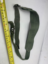 Lade das Bild in den Galerie-Viewer, Original WW2 British Army 44 Pattern Shoulder Strap - 1945 Dated - The Militaria Shop