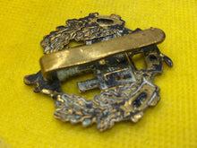 Load image into Gallery viewer, WW1 / WW2 British Army The Essex Regiment Brass and WM Cap Badge. - The Militaria Shop