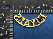 Load image into Gallery viewer, Original WW2 British Army Loyal North Lancashire Brass Shoulder Title - The Militaria Shop