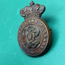 Charger l'image dans la galerie, Original Victorian British Army Cap Badge - 7th Queen's Own Hussars - The Militaria Shop