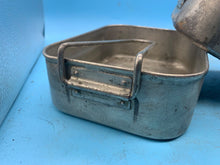 Lade das Bild in den Galerie-Viewer, Original WW2 British Army Soldiers Mess Tin Set - Two Piece - Fold Out Handles - The Militaria Shop
