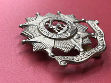 Load image into Gallery viewer, Original WW2 British Army Bedfordshire and Hertfordshire Regiment Cap Badge - The Militaria Shop