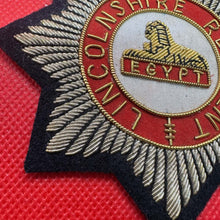 Lade das Bild in den Galerie-Viewer, British Army Bullion Embroidered Blazer Badge - Lincolnshire Regiment - The Militaria Shop