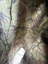 Charger l'image dans la galerie, British Army DPM Pattern Camouflaged Combat Rip Stop Jacket Smock - Size 190/96 - The Militaria Shop