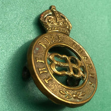 Load image into Gallery viewer, Original British Army Edward VIII The Life Guards Cap Badge - The Militaria Shop