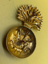 Charger l'image dans la galerie, Original British Army Royal Welsh Fusiliers Glengarry Badge - Modern Made - The Militaria Shop