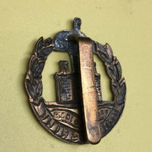 Load image into Gallery viewer, Original WW2 British Army Dorsetshire Regiment Cap Badge - The Militaria Shop