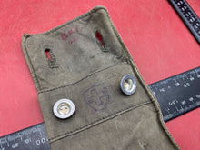 Lade das Bild in den Galerie-Viewer, Original WW2 Swiss Army / German Army Tent Pole / Zeltbahn Peg Bag - 1940 - The Militaria Shop