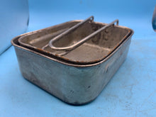 Charger l'image dans la galerie, Original WW2 British Army Soldiers Mess Tin Set - Two Piece - Fold Out Handles - The Militaria Shop