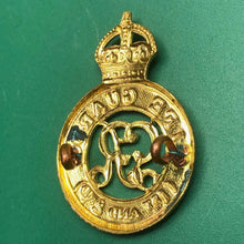 Load image into Gallery viewer, Original WW1 British Army 1st & 2nd Life Guards Cap Badge George V - The Militaria Shop