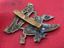 Lade das Bild in den Galerie-Viewer, Original WW1 British Army Brecknockshire Territorial Regiment Cap Badge - The Militaria Shop