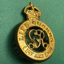 Load image into Gallery viewer, Original WW1 British Army 1st & 2nd Life Guards Cap Badge George V - The Militaria Shop
