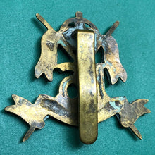 Load image into Gallery viewer, Original WW2 British Army 16th The Queen's Lancers Regiment Cap Badge - The Militaria Shop
