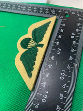 Load image into Gallery viewer, British Army Paratroopers Jump Wings Badge - The Militaria Shop