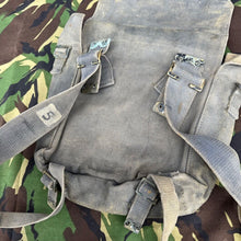 Load image into Gallery viewer, Original WW2 British Army / RAF 37 Pattern Small Pack & L Strap Set - 1945 D - The Militaria Shop