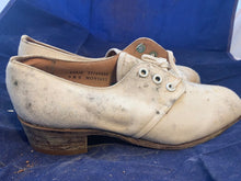 Charger l'image dans la galerie, Original WW2 British Army Women's White Summer Shoes - ATS WAAF - Size 245s - The Militaria Shop