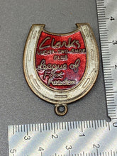 Lade das Bild in den Galerie-Viewer, Original Clarks Shoes League of Foot Freedom Enamel Badge - The Militaria Shop