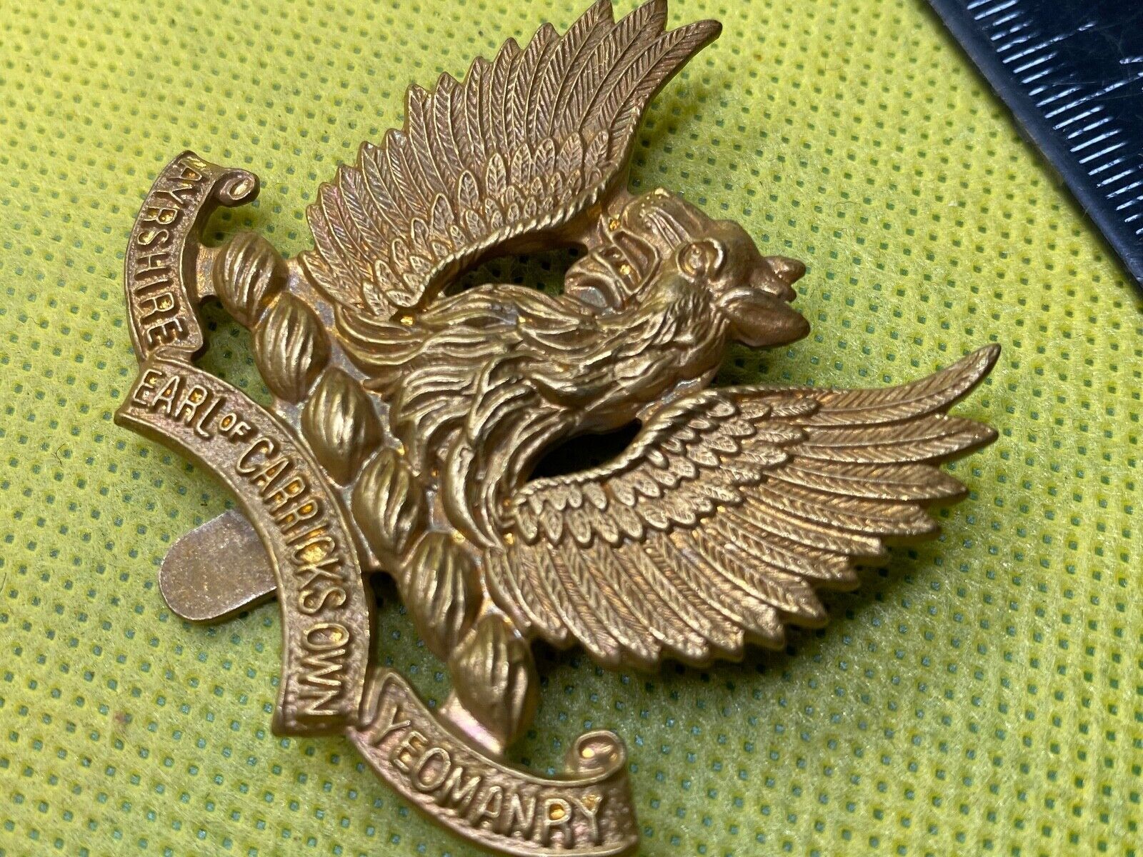 British Army Ayrshire Earl of Carrick Own Yeomanry Cap Badge - Maker Marked - The Militaria Shop