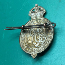 Load image into Gallery viewer, Original WW1 British Army Household Battalion Cap Badge - The Militaria Shop